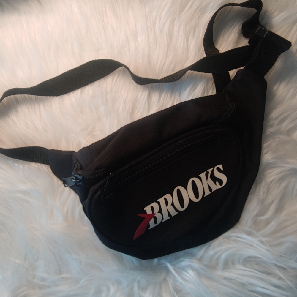 🏷Vintage Brooks Black Waist Bag Fanny Pack